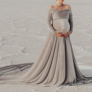 Elegant Long Sleeve Maternity Dress - Gray